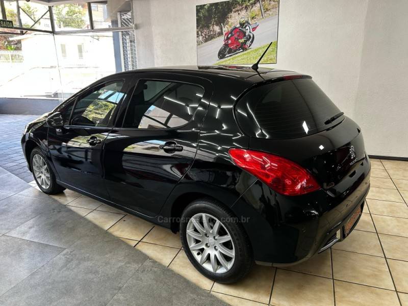 PEUGEOT - 308 - 2013/2014 - Preta - R$ 39.900,00
