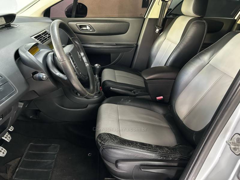CITROËN - C4 - 2012/2012 - Prata - R$ 28.900,00