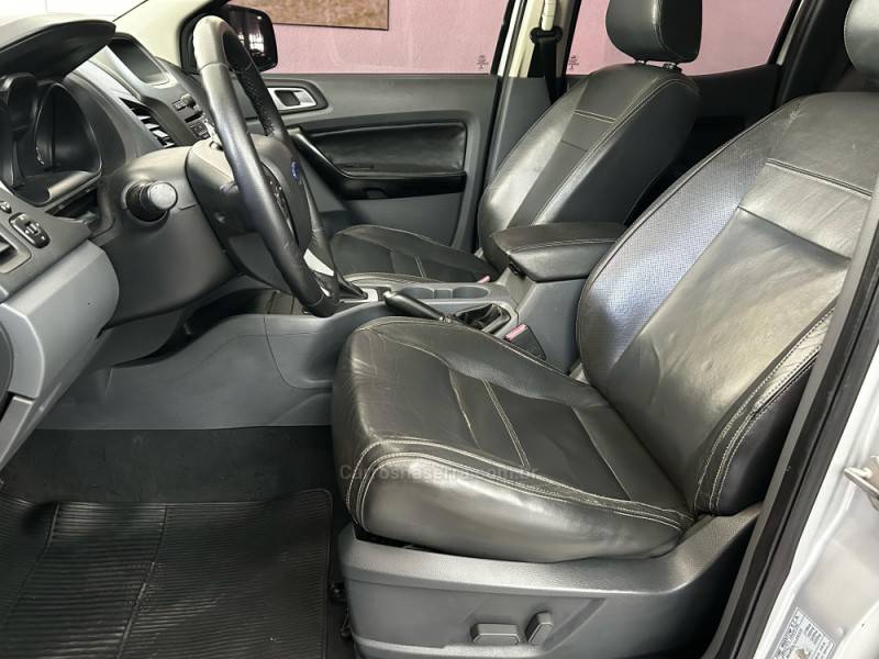 FORD - RANGER - 2013/2013 - Prata - R$ 109.900,00