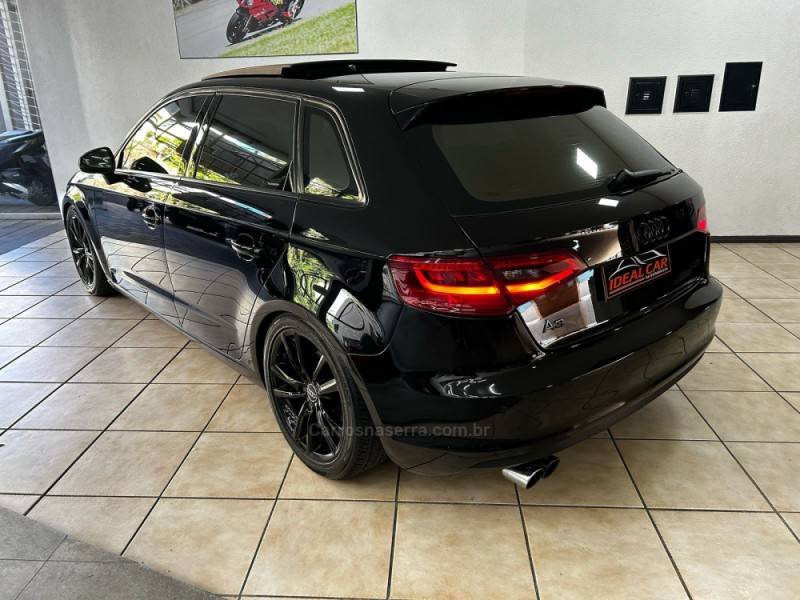 AUDI - A3 - 2013/2014 - Preta - R$ 89.900,00