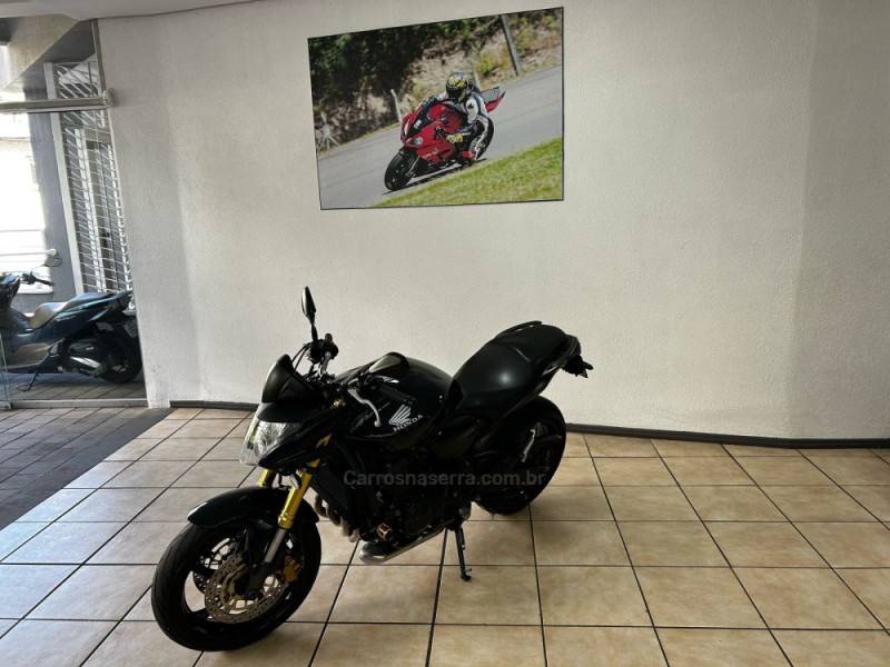 HONDA - CB 600F - 2010/2011 - Azul - R$ 38.900,00