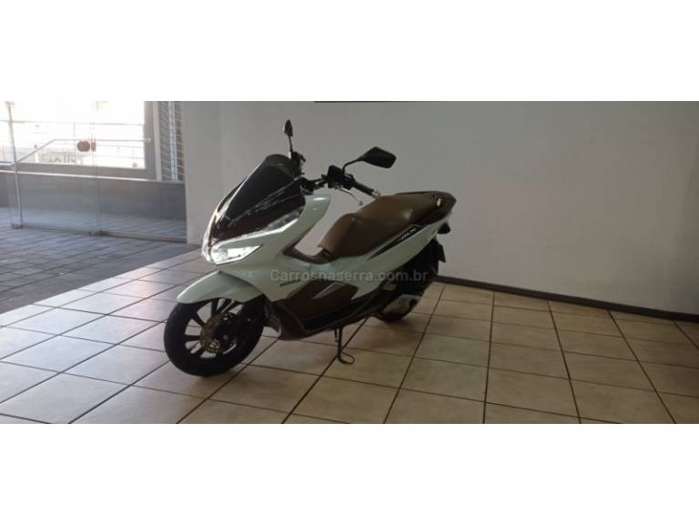 HONDA - PCX - 2020/2021 - Branca - R$ 17.800,00