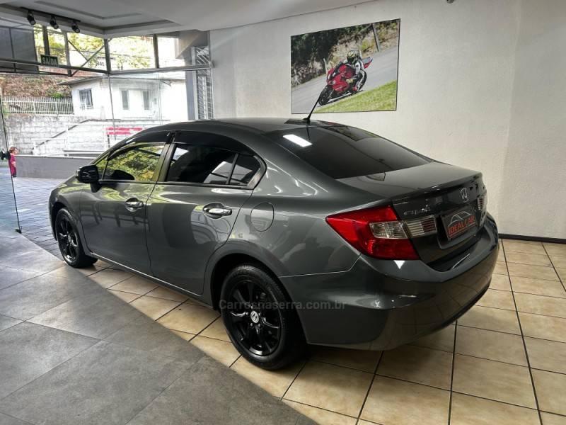 HONDA - CIVIC - 2013/2014 - Cinza - R$ 77.900,00