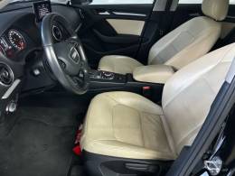 AUDI - A3 - 2013/2014 - Preta - R$ 89.900,00