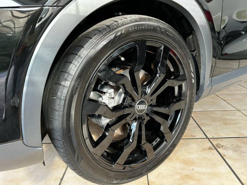 AUDI - Q3 - 2013/2013 - Preta - R$ 83.900,00