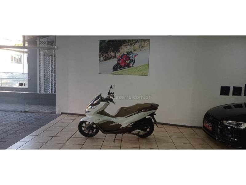 HONDA - PCX - 2020/2021 - Branca - R$ 17.800,00