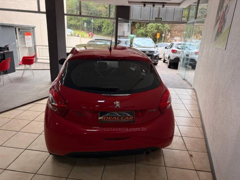 PEUGEOT - 208 - 2015/2015 - Vermelha - R$ 39.900,00