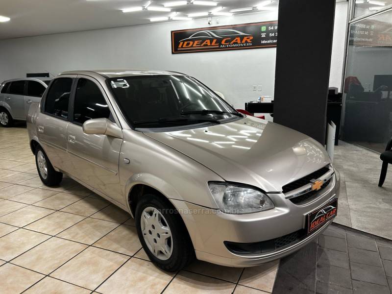CHEVROLET - CLASSIC - 2012/2013 - Bege - R$ 25.500,00