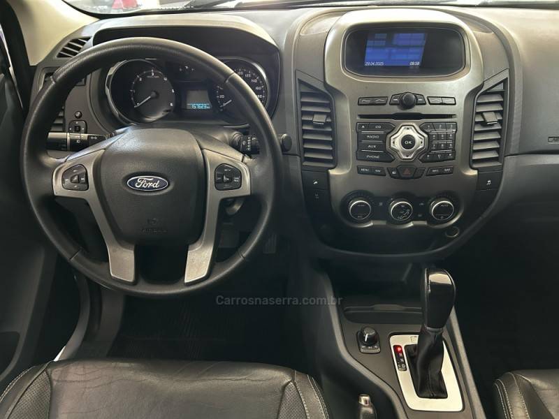 FORD - RANGER - 2013/2013 - Prata - R$ 109.900,00