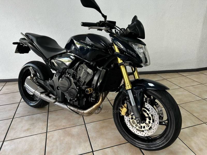 HONDA - CB 600F - 2010/2011 - Azul - R$ 38.900,00