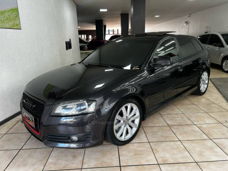 AUDI - A3 - 2009/2010 - Cinza - R$ 60.900,00