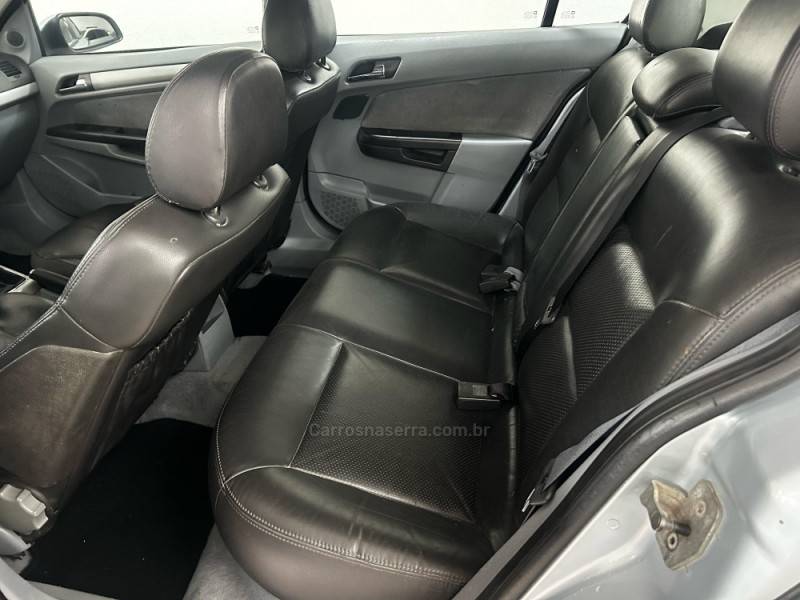 CHEVROLET - VECTRA - 2006/2006 - Prata - R$ 30.900,00