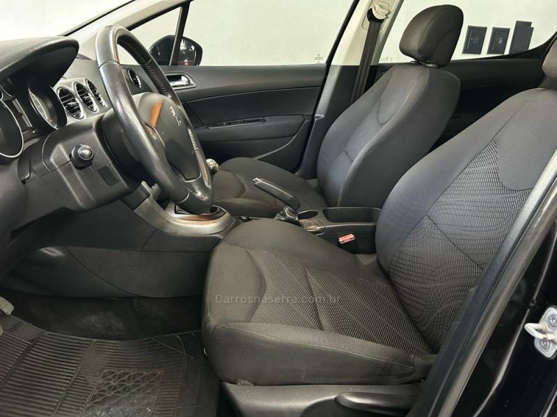 PEUGEOT - 308 - 2013/2014 - Preta - R$ 39.900,00