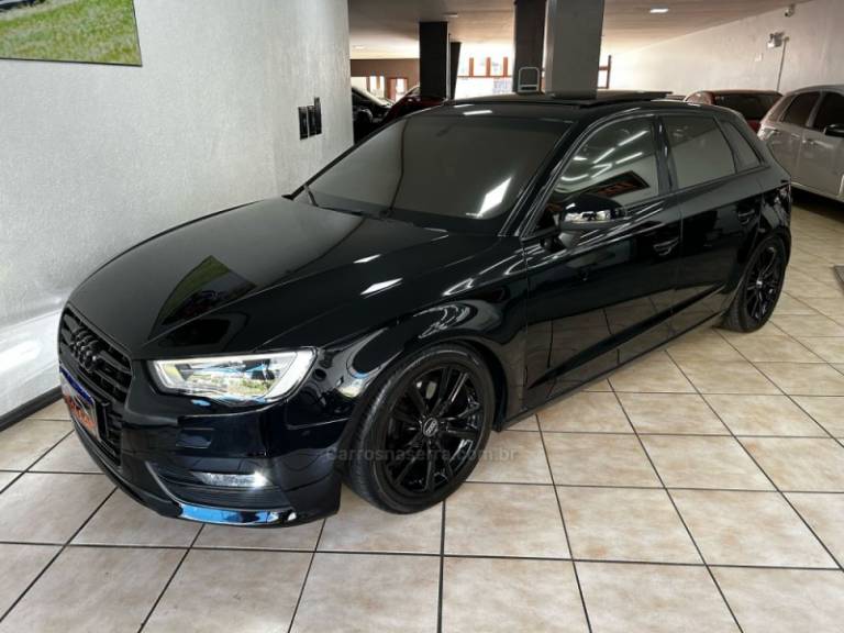 AUDI - A3 - 2013/2014 - Preta - R$ 89.900,00