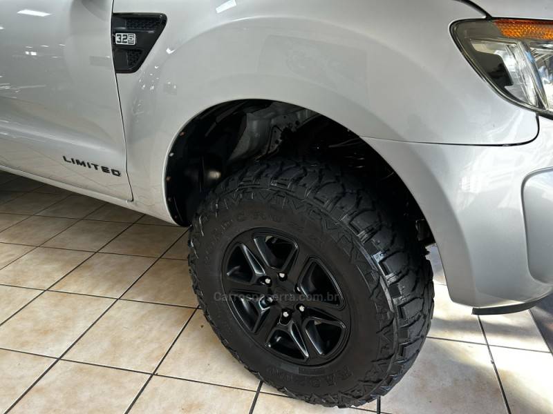 FORD - RANGER - 2013/2013 - Prata - R$ 109.900,00