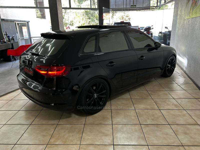 AUDI - A3 - 2013/2014 - Preta - R$ 89.900,00