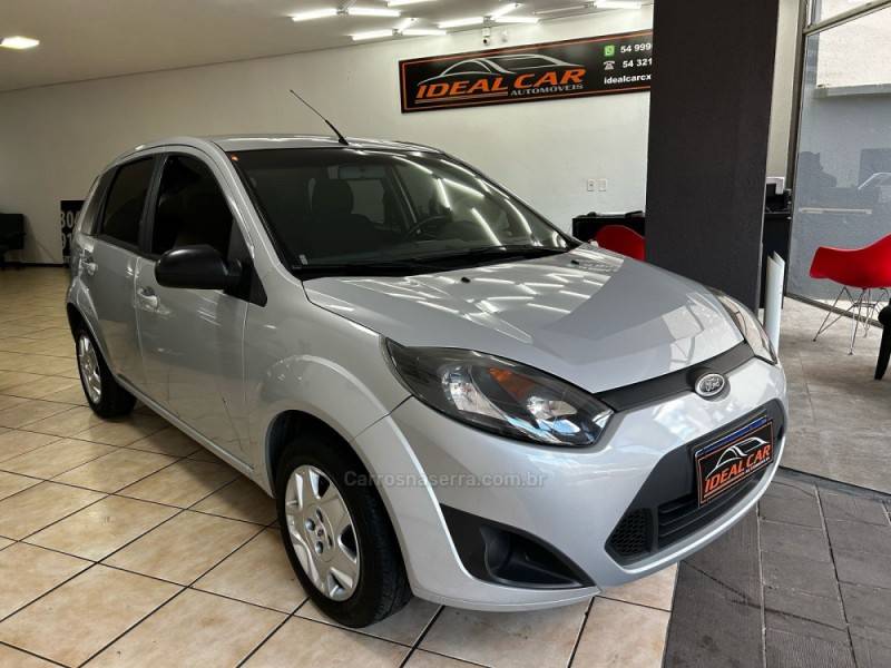 FORD - FIESTA - 2013/2014 - Prata - R$ 34.900,00