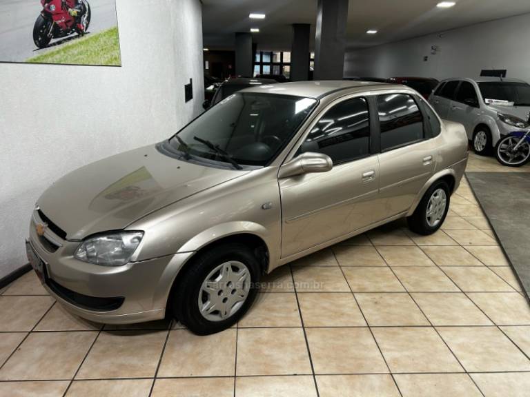 CHEVROLET - CLASSIC - 2012/2013 - Bege - R$ 25.500,00