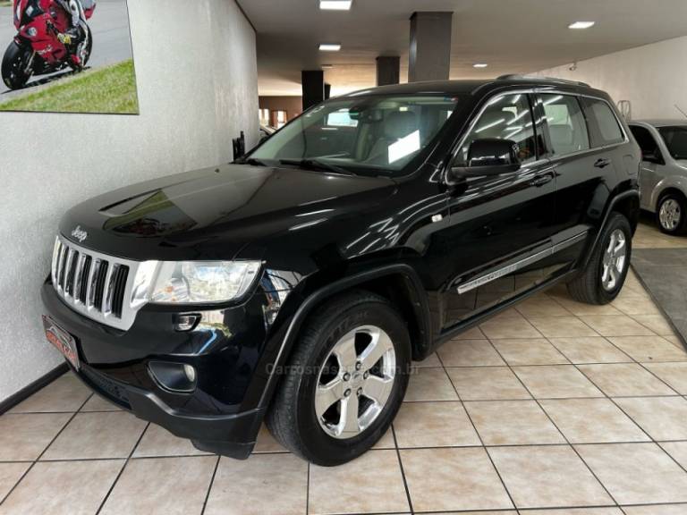 JEEP - GRAND CHEROKEE - 2011/2012 - Preta - R$ 65.900,00