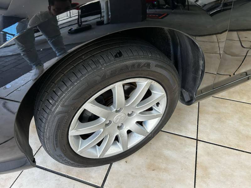 PEUGEOT - 308 - 2013/2014 - Preta - R$ 39.900,00