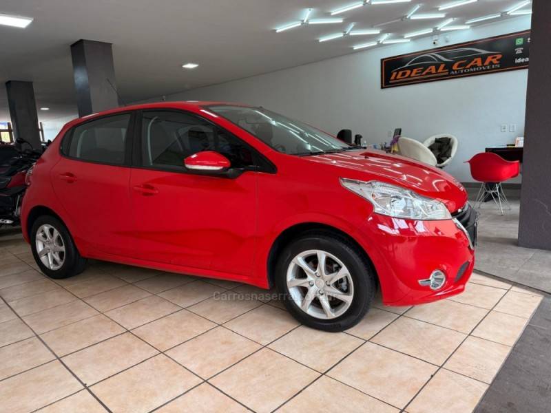 PEUGEOT - 208 - 2015/2015 - Vermelha - R$ 39.900,00