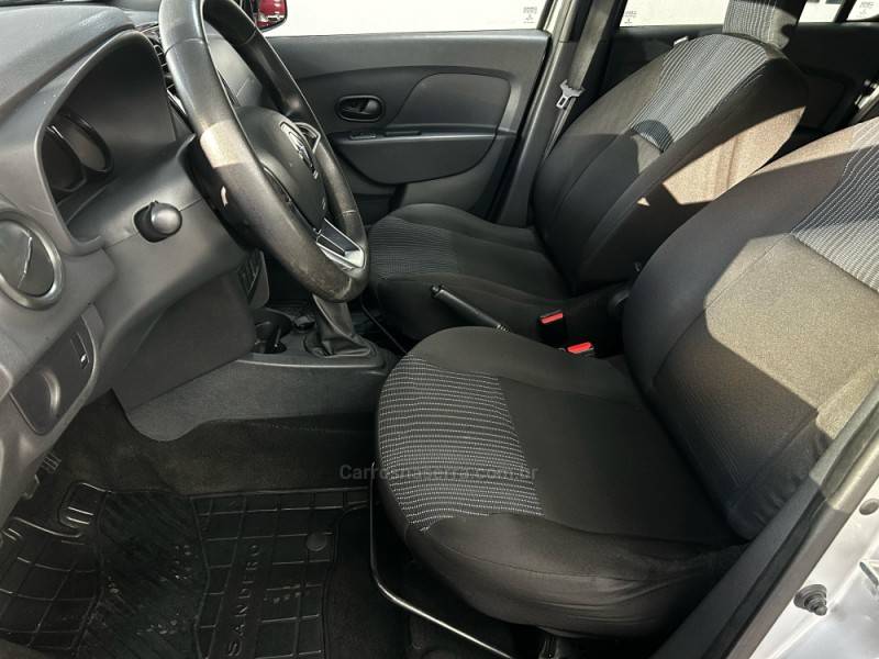 RENAULT - SANDERO - 2020/2020 - Prata - R$ 48.900,00