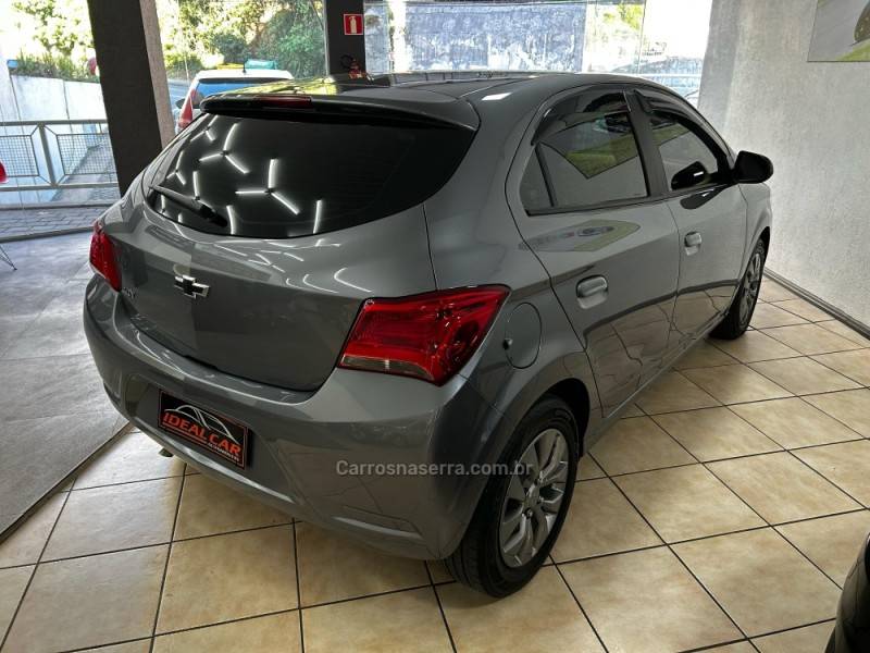 CHEVROLET - ONIX - 2021/2021 - Cinza - R$ 61.900,00