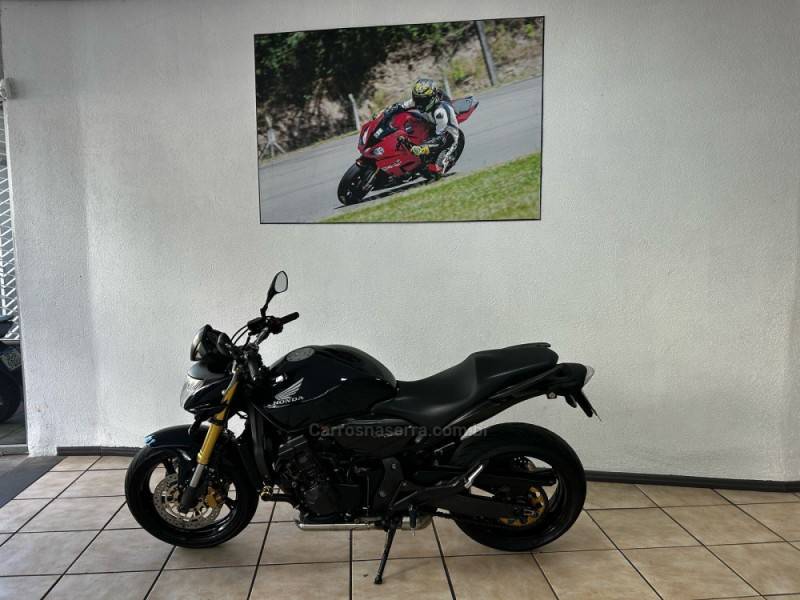 HONDA - CB 600F - 2010/2011 - Azul - R$ 38.900,00