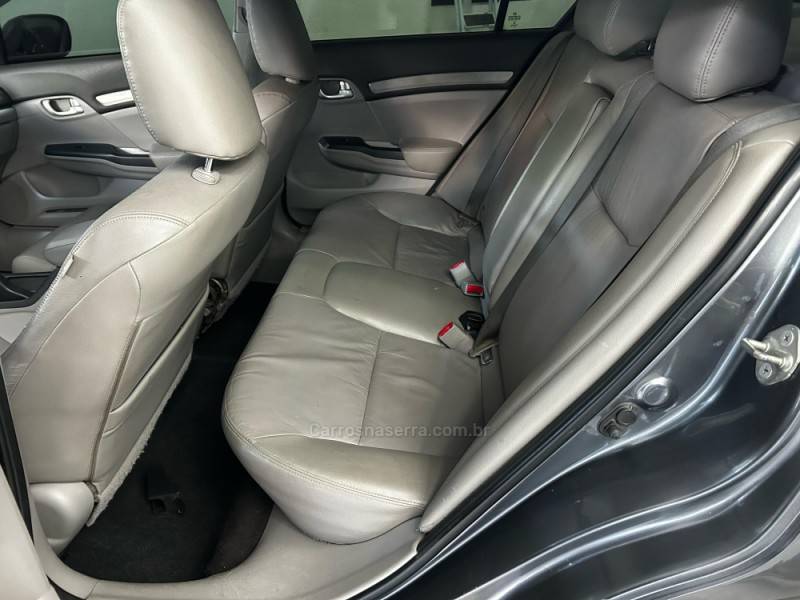 HONDA - CIVIC - 2013/2014 - Cinza - R$ 77.900,00