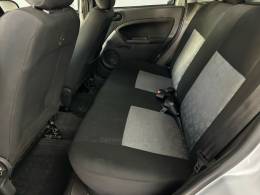 FORD - FIESTA - 2013/2014 - Prata - R$ 34.900,00