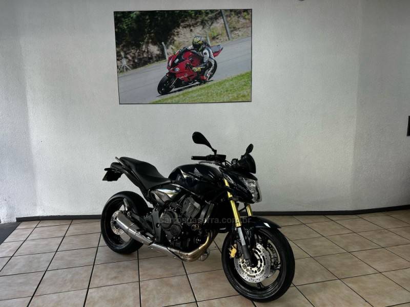 HONDA - CB 600F - 2010/2011 - Azul - R$ 38.900,00