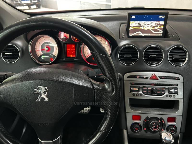 PEUGEOT - 308 - 2013/2014 - Vermelha - R$ 43.900,00