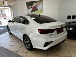 KIA MOTORS - CERATO - 2021/2022 - Branca - R$ 99.800,00