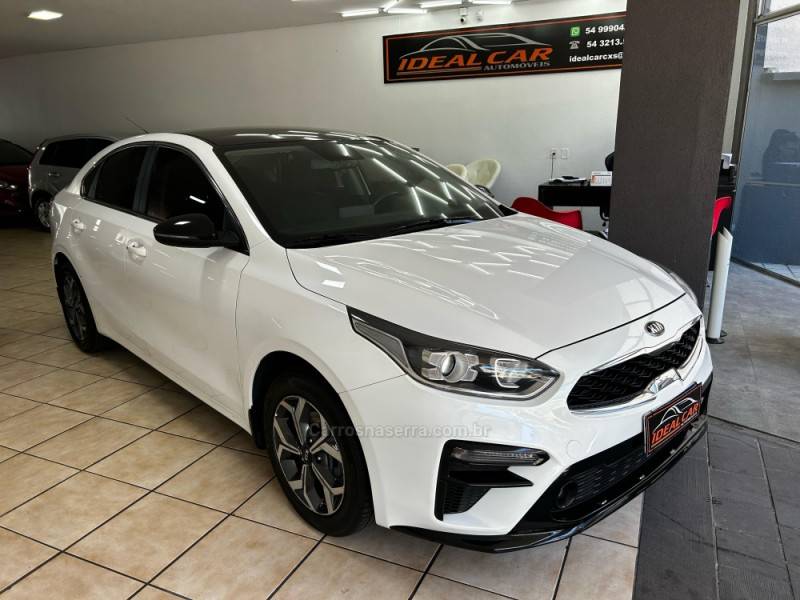 KIA MOTORS - CERATO - 2021/2022 - Branca - R$ 99.800,00